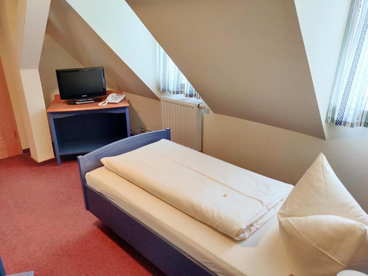Hotel Neue Hoehe Klingenberg Zewnętrze zdjęcie
