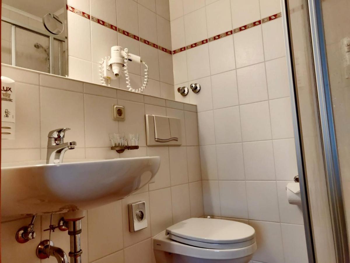 Hotel Neue Hoehe Klingenberg Zewnętrze zdjęcie