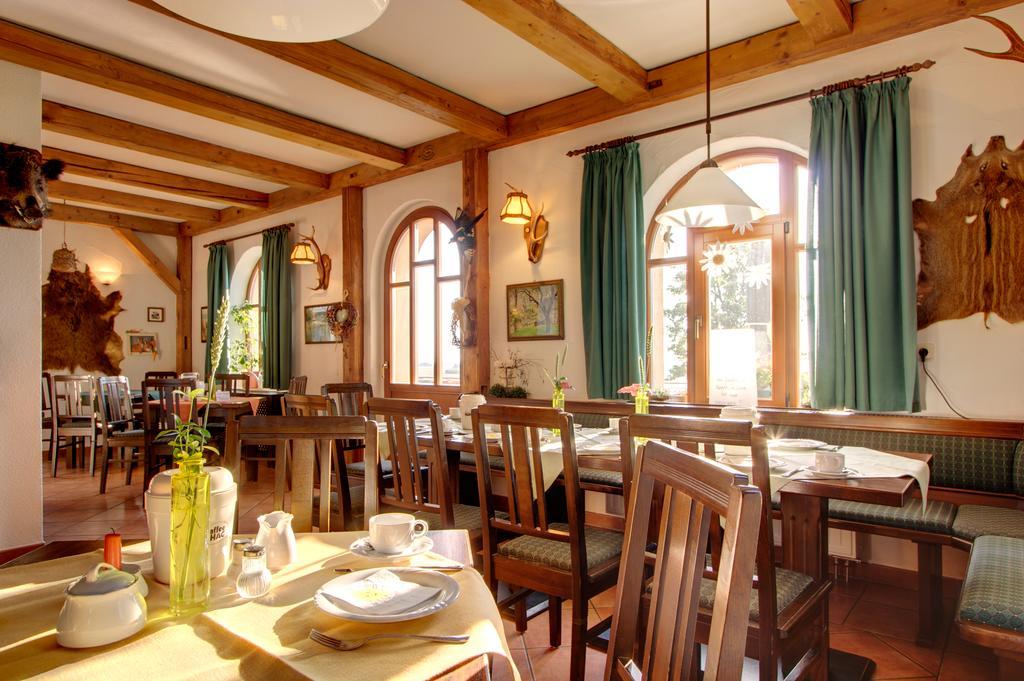 Hotel Neue Hoehe Klingenberg Zewnętrze zdjęcie