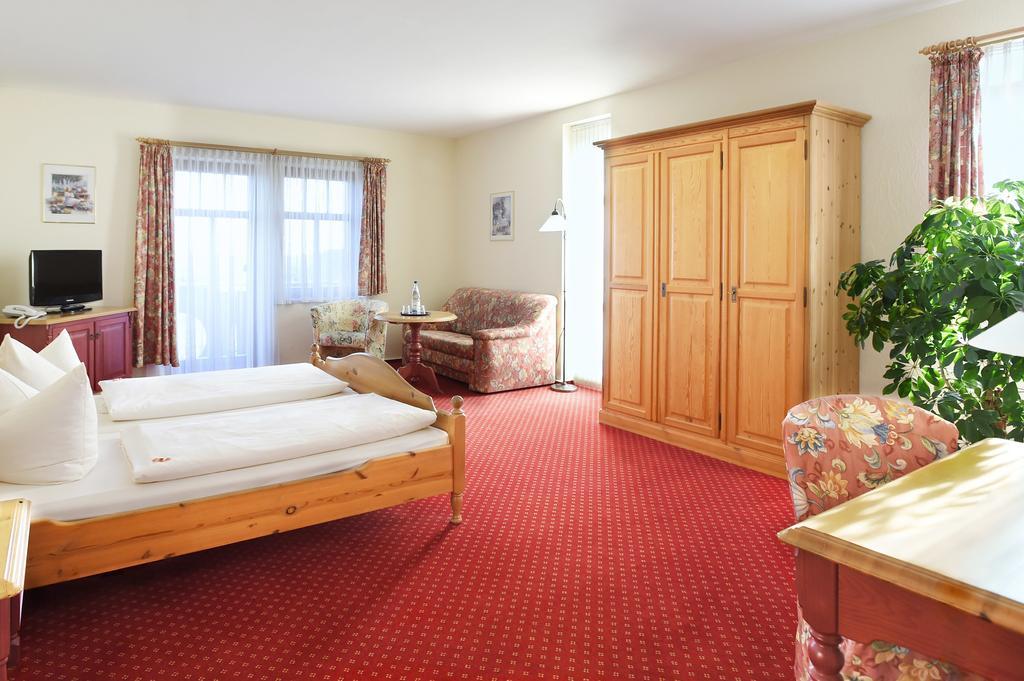 Hotel Neue Hoehe Klingenberg Zewnętrze zdjęcie