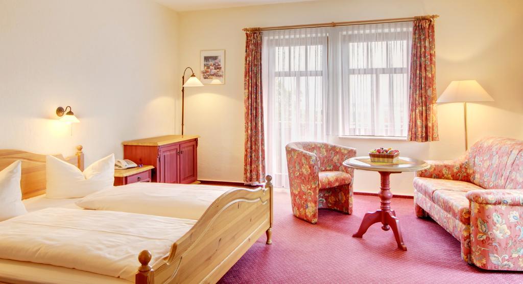 Hotel Neue Hoehe Klingenberg Zewnętrze zdjęcie