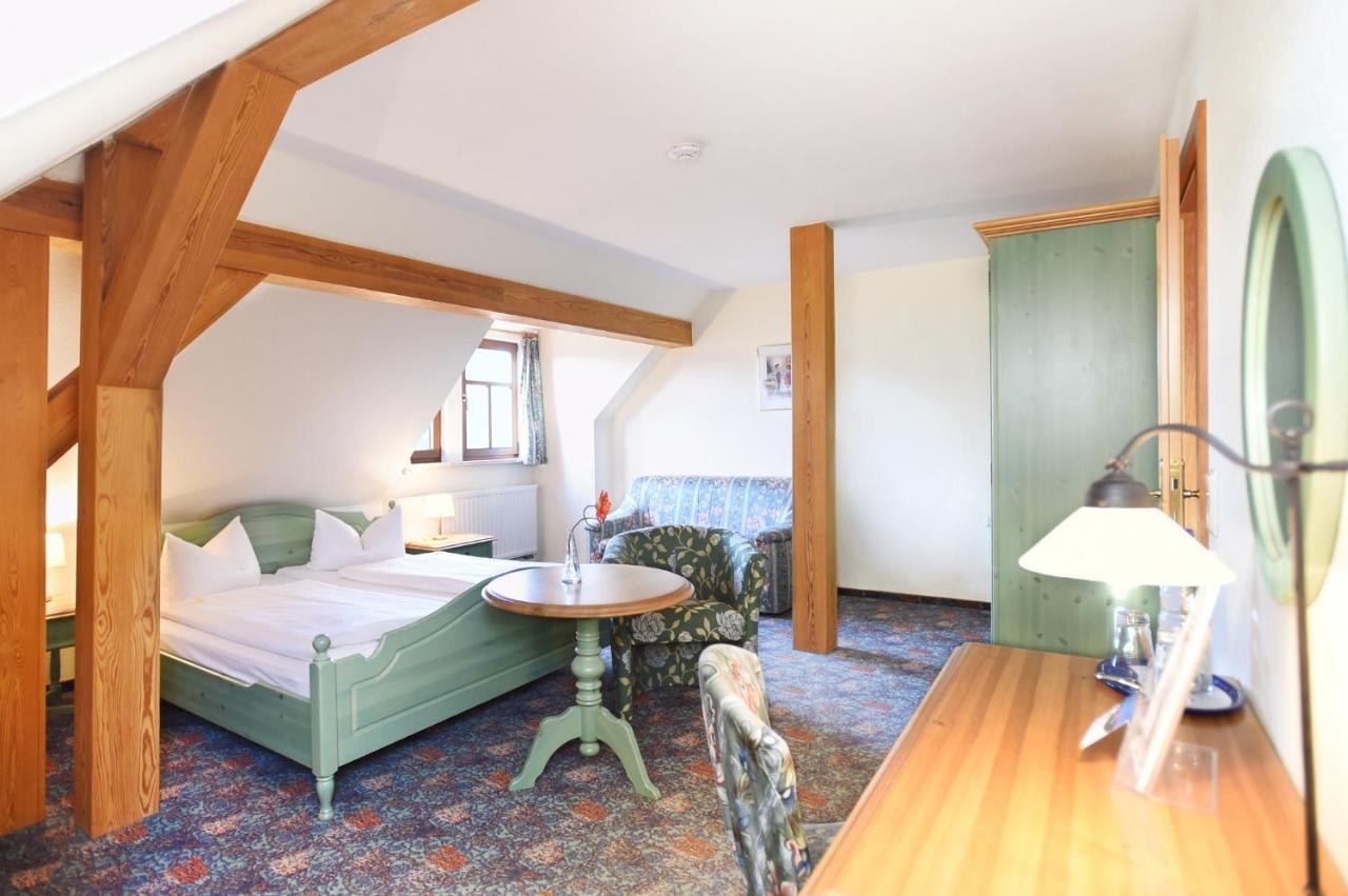 Hotel Neue Hoehe Klingenberg Zewnętrze zdjęcie